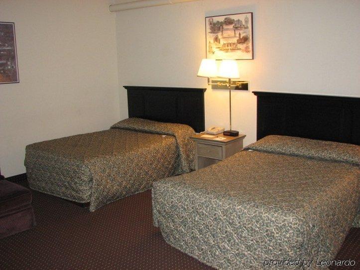 The Suites Hotel At Waterfront Plaza Дулут Номер фото