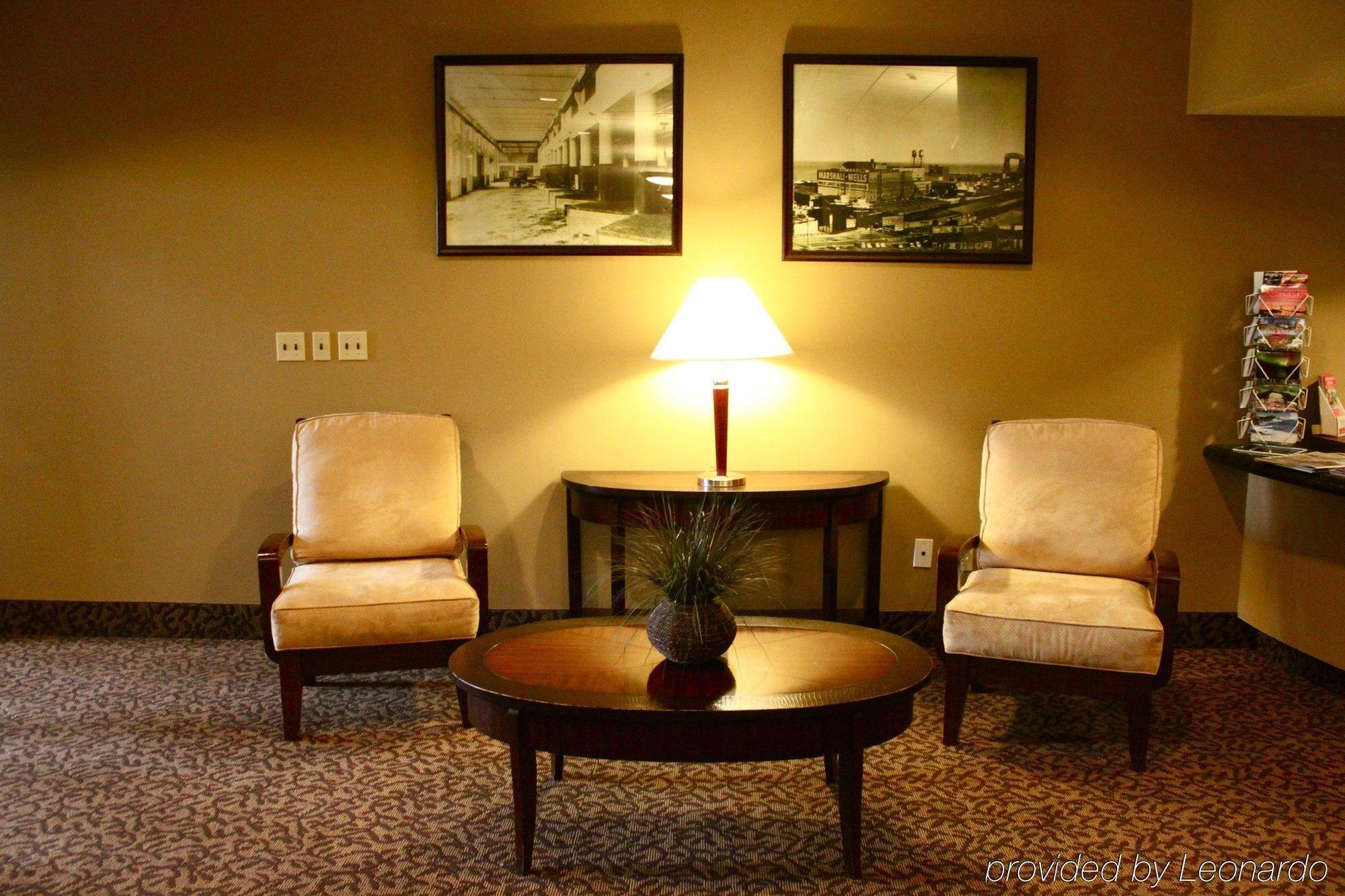 The Suites Hotel At Waterfront Plaza Дулут Номер фото